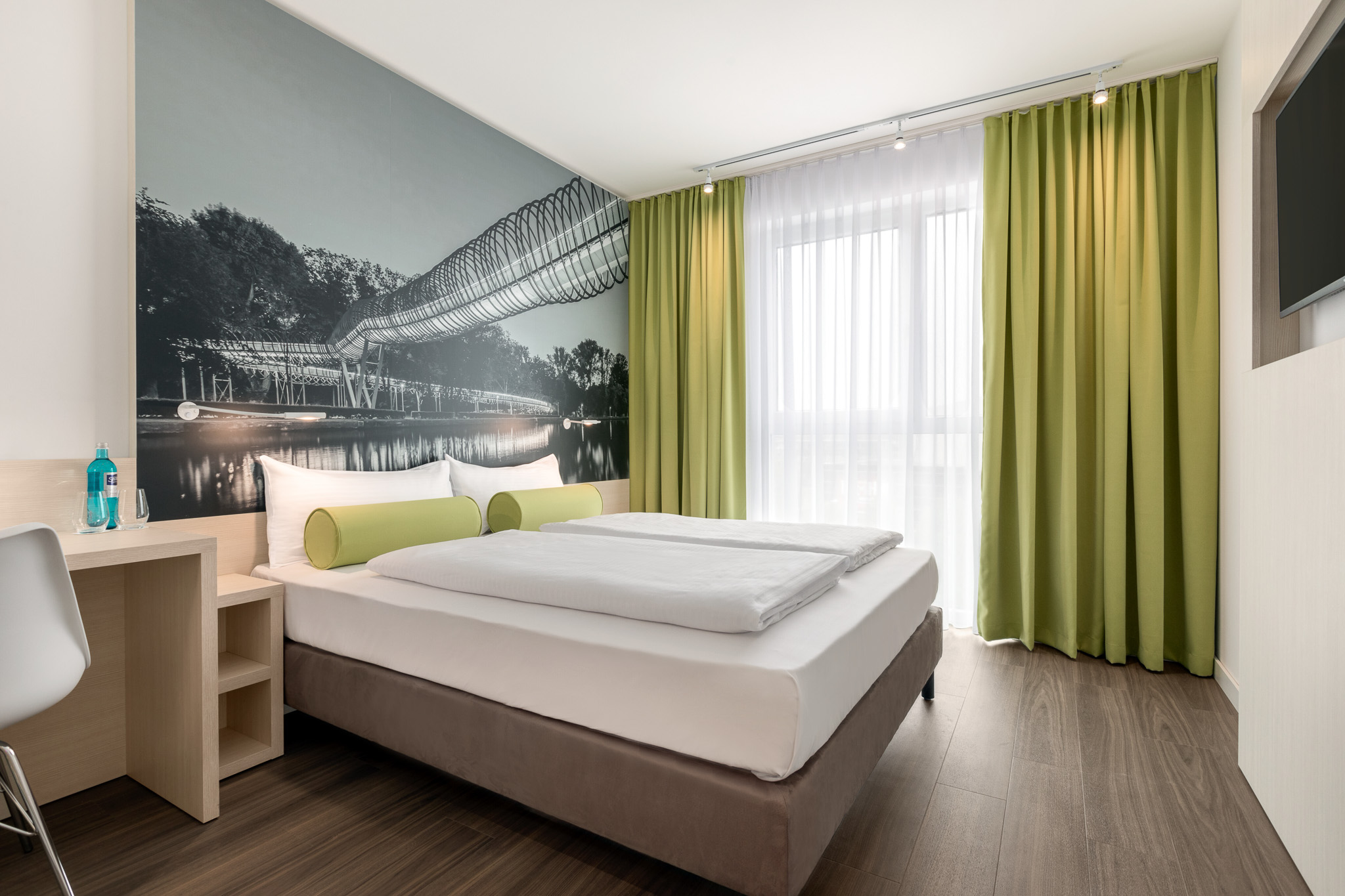 Super 8 by Wyndham Oberhausen - Zimmer mit Queenbett Super 8 by Wyndham Oberhausen - Zimmer mit Queenbett